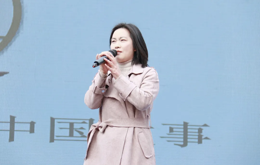 以文化自信之笔，绘就时代华章